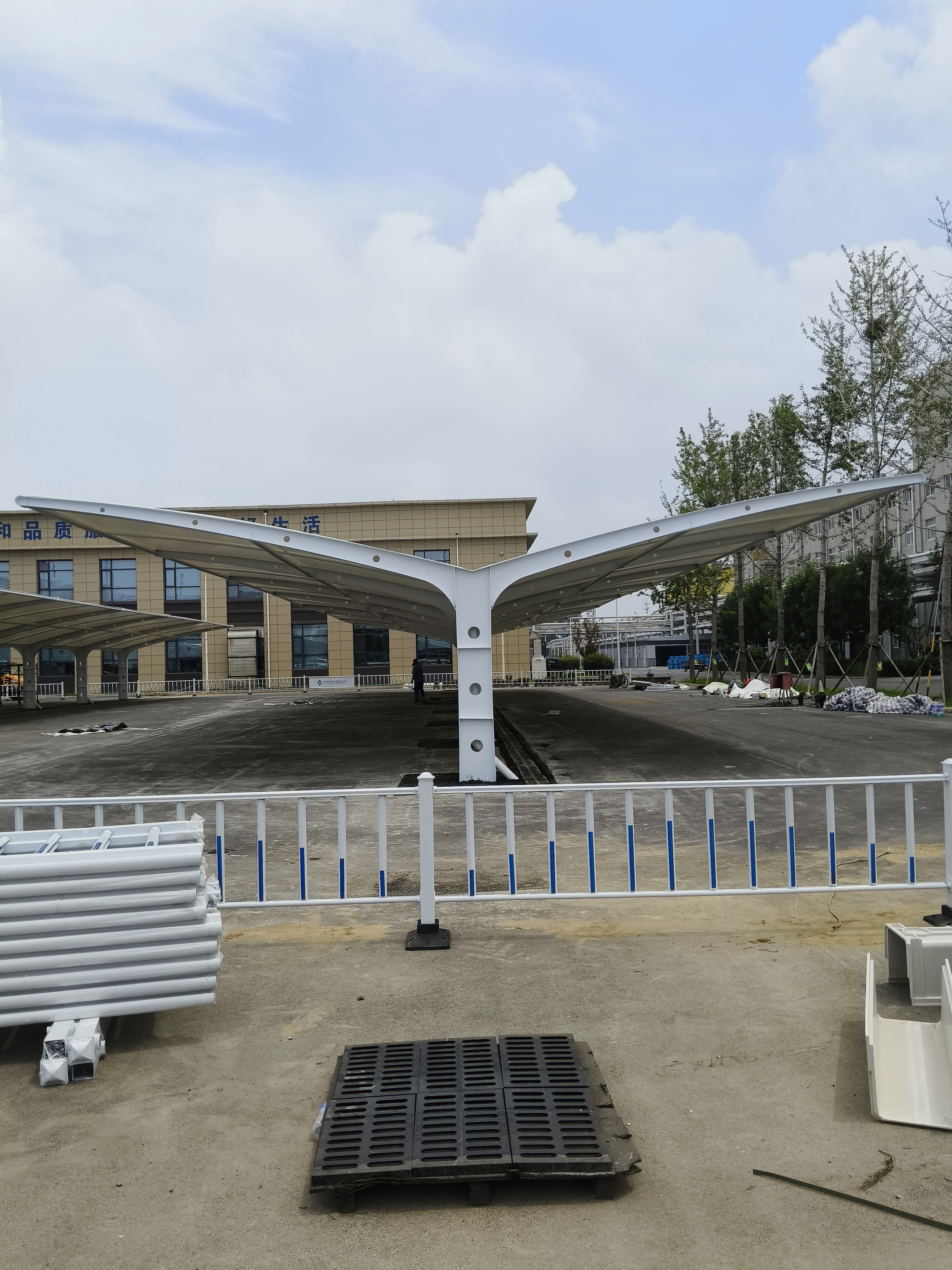 商场停车棚